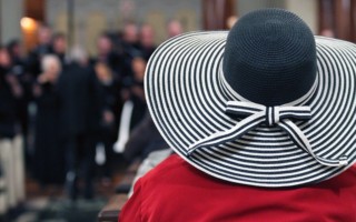 Permanent Link to Pavel Smutný jako moderátor konference o české odvaze Diváci